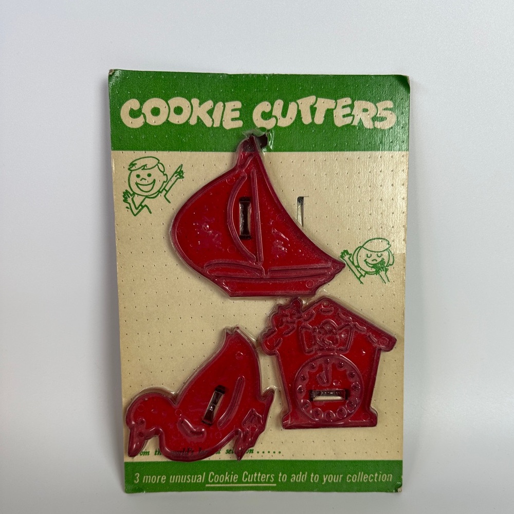 NWT Vintage Plastic Cookie Cutter Nursery Rhymes Baby Kids Boat Duck Goose Clock